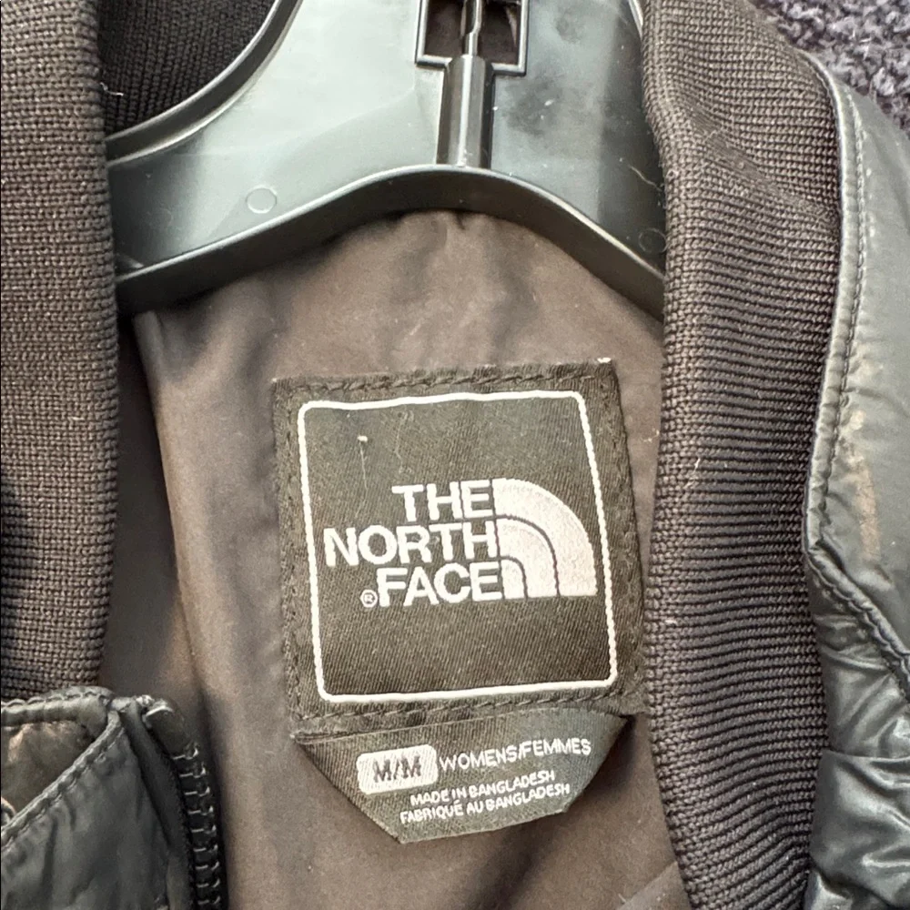 NORTHFACE WOMENS BLACK LIGHTWEIGHT JACKET - Picture 4 of 4
